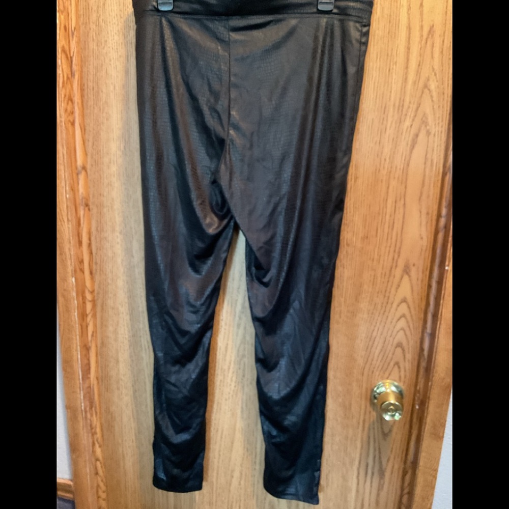 Black shiny leggings